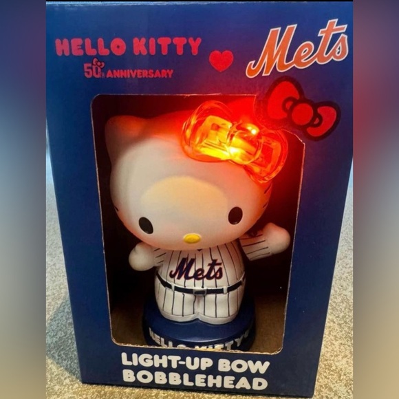 Hello Kitty 50th Anniversary Light-Up Bow Bobblehead - Picture 4 of 4